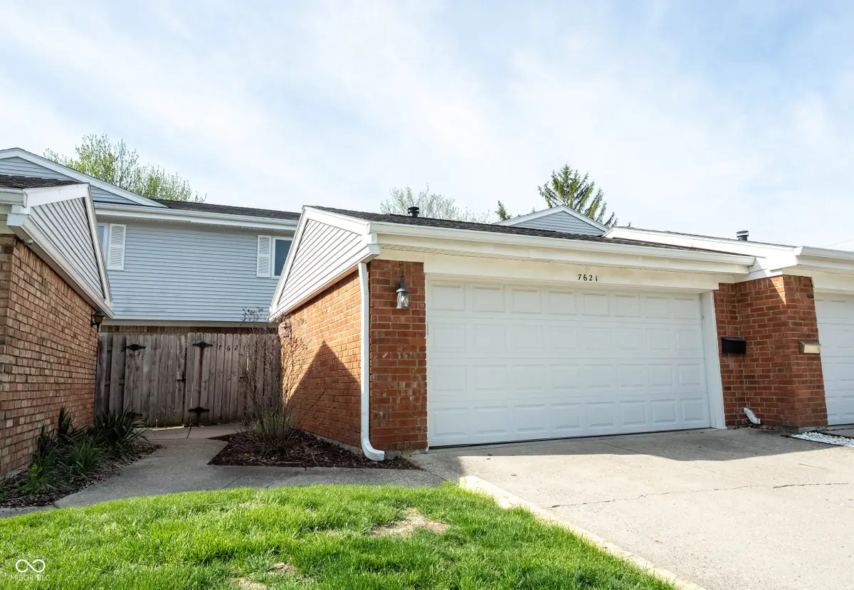 7621 Vintage Court, Lawrence, IN 46226 - #1