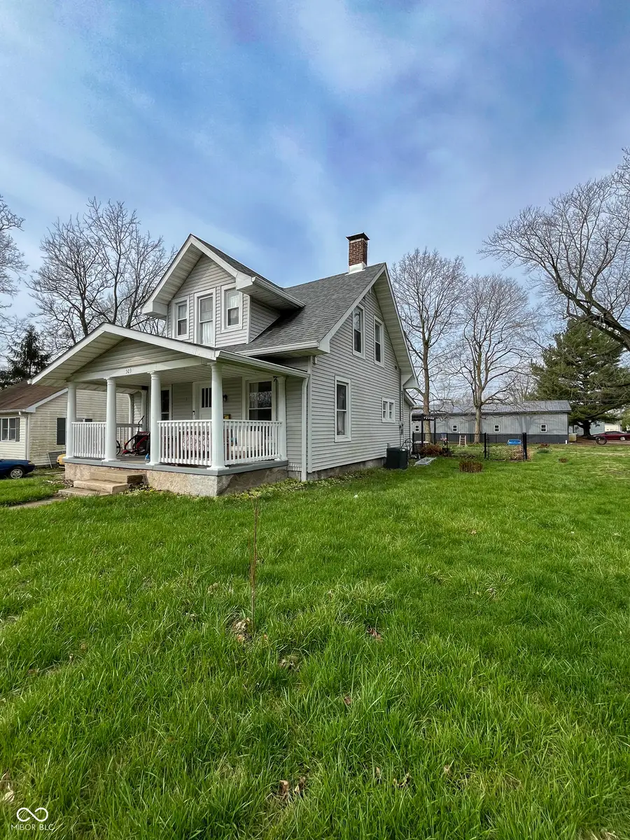 509 Whitlock Avenue, Crawfordsville, IN 47933 - #2