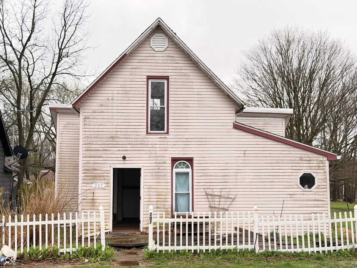 207 W Union Street, Waynetown, IN 47990 - #1