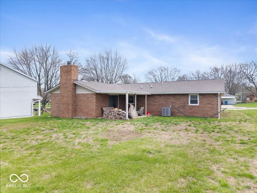 1009 S Sarasota Drive, Yorktown, IN 47396 - #2