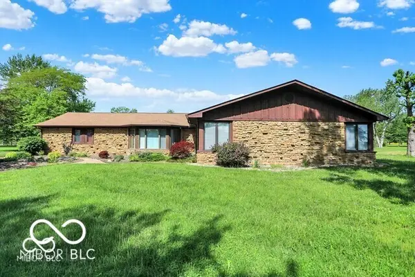 5272 N Graham Road, Whiteland, IN 46184