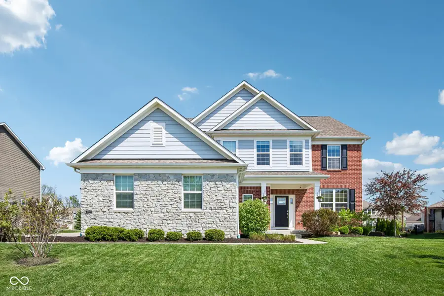 3769 Conifer Drive, Zionsville, IN 46077 - #2