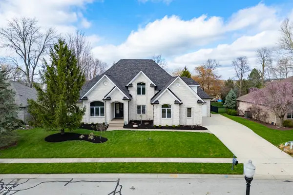 4717 Hickory Wood Row, Greenwood, IN 46143