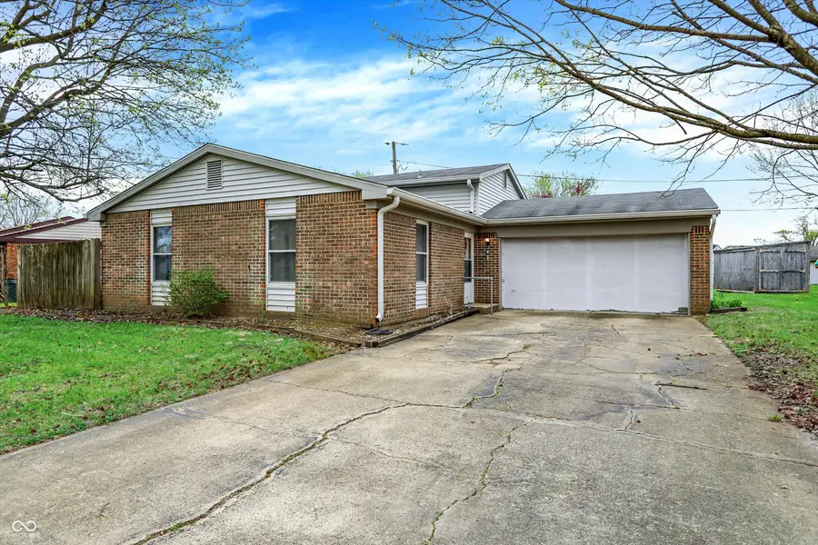 1515 Canterbury Drive, Shelbyville, IN 46176 - #2