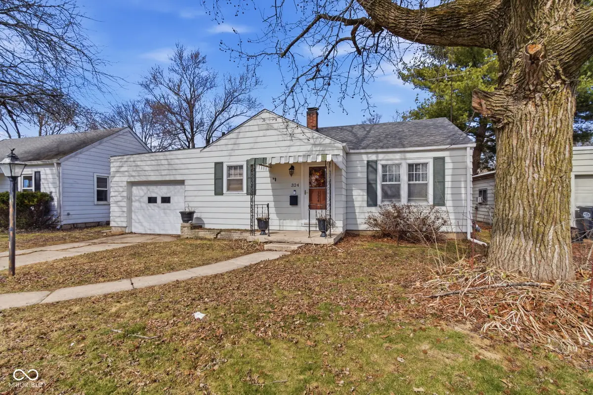 324 E 34th Street, Anderson, IN 46013 - #1