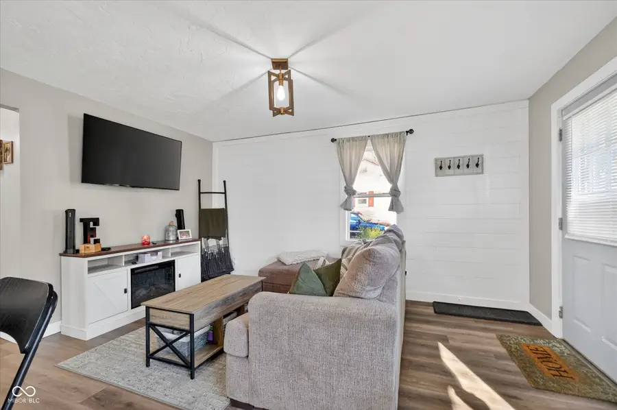 22 W 40th Street, Anderson, IN 46013 - #3