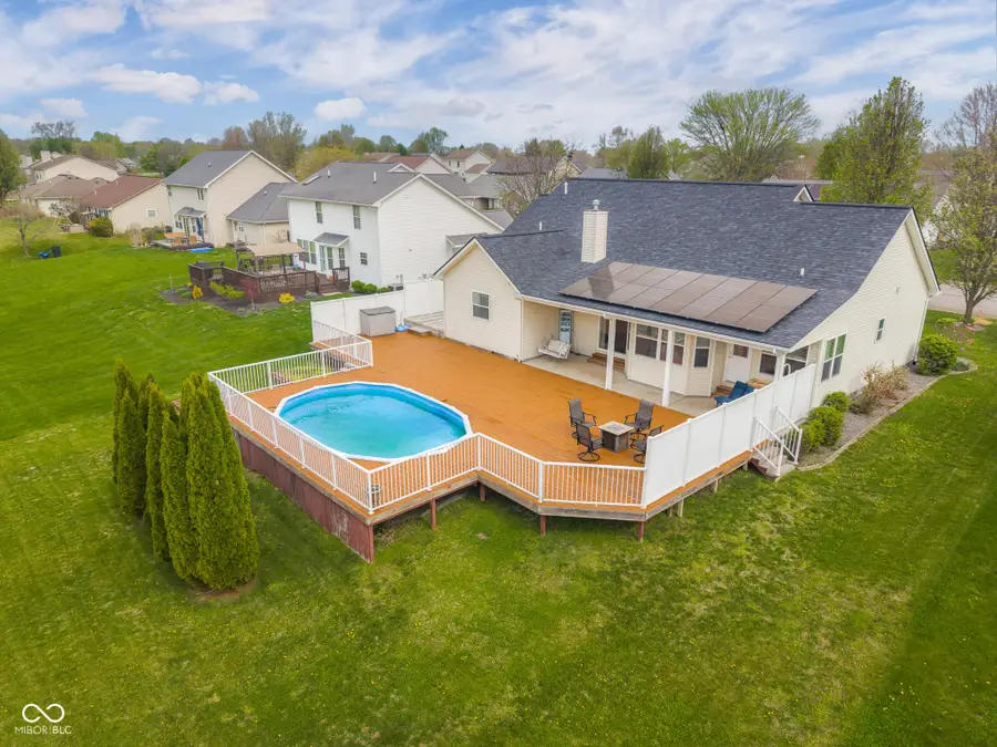 6115 E Prairie Stream Way, Columbus, IN 47203 - #3