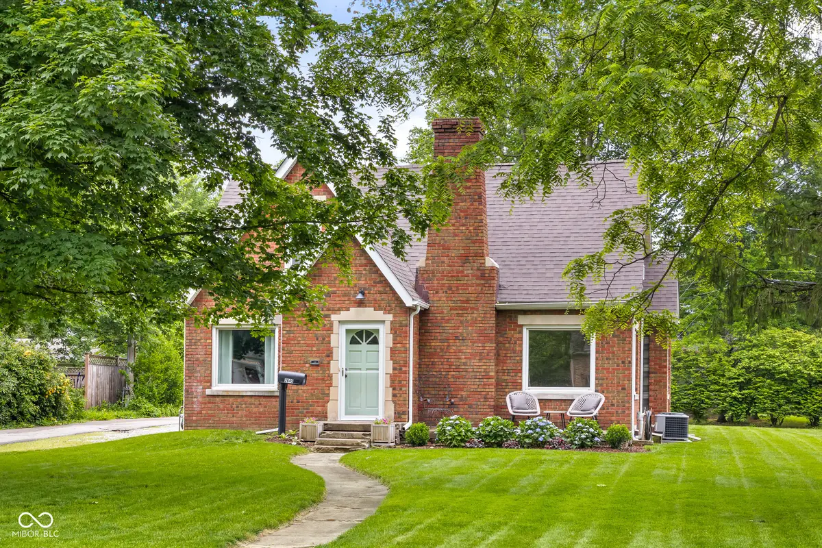 2645 Washington Street, Columbus, IN 47201 - #1