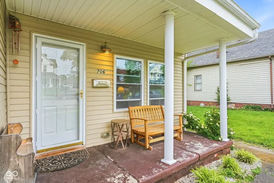706 S Chestnut Street, Seymour, IN 47274 - #3
