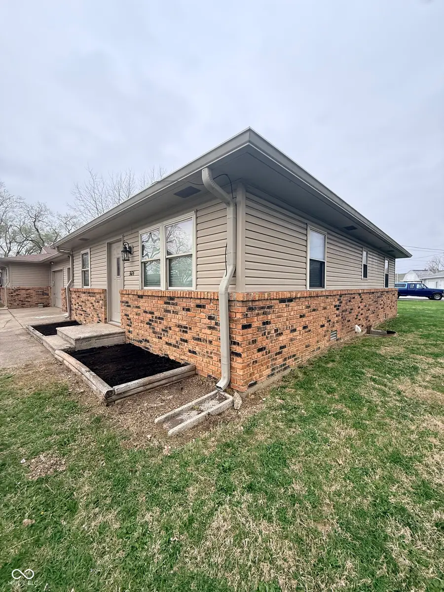 5703 S Kealing Avenue, Indianapolis, IN 46227 - #3