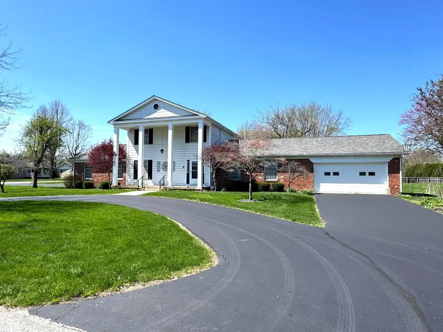 353 E Rivercrest Drive, Rushville, IN 46173 - #2