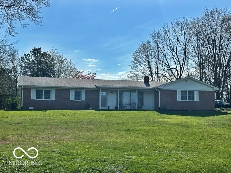 661 Spring Hills Drive, Zionsville, IN 46077 - #1