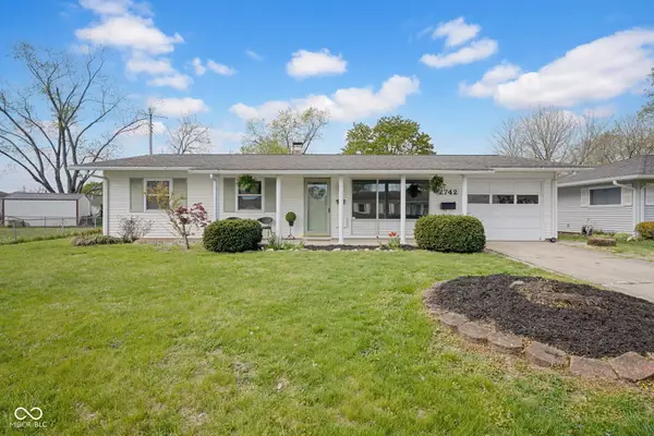 2742 Desoto Way, Columbus, IN 47203