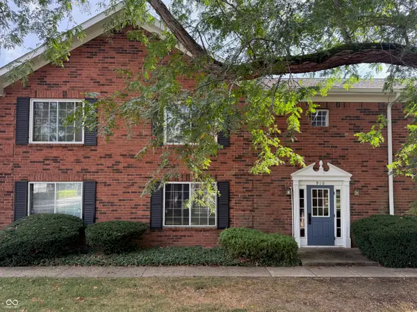 910 Park Central Drive #B, Indianapolis, IN 46260