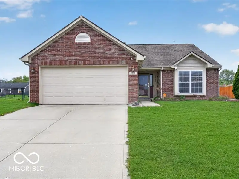 8625 Baypointe Drive, Avon, IN 46123 - #1