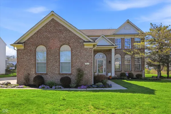 7732 Prairie View Drive, Indianapolis, IN 46256