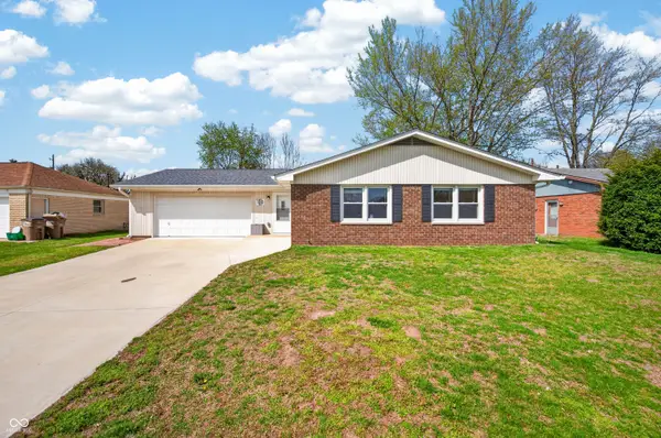5230 Yellowwood Drive, Columbus, IN 47203