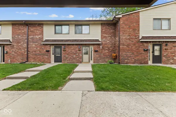 968 Greenwood Trail W, Greenwood, IN 46142