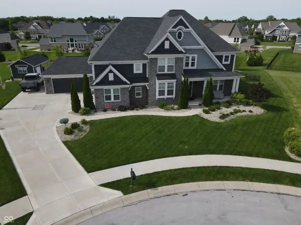 5732 Lake Bend Court, Bargersville, IN 46106