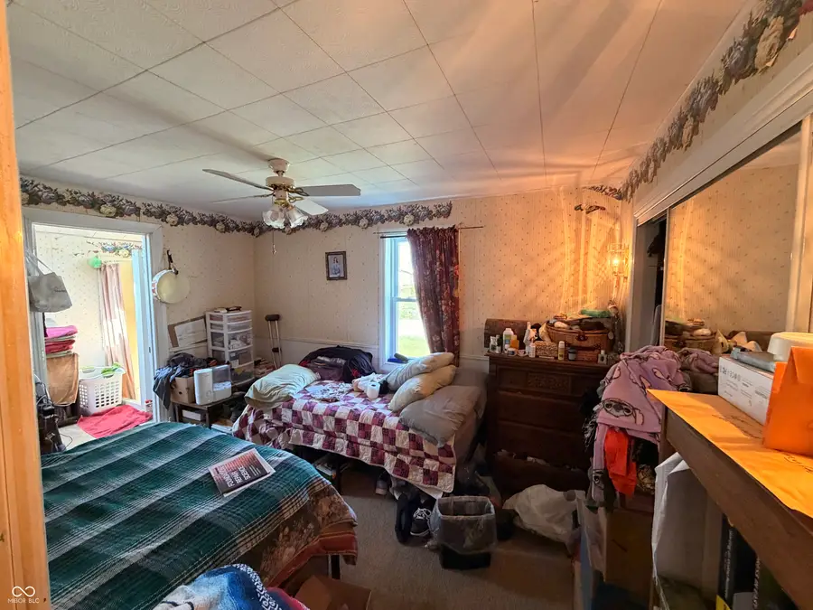 205 E Washington Street, Loogootee, IN 47553 - #2
