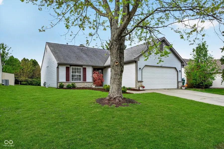 3215 Village Park North Drive, Carmel, IN 46033 - #2