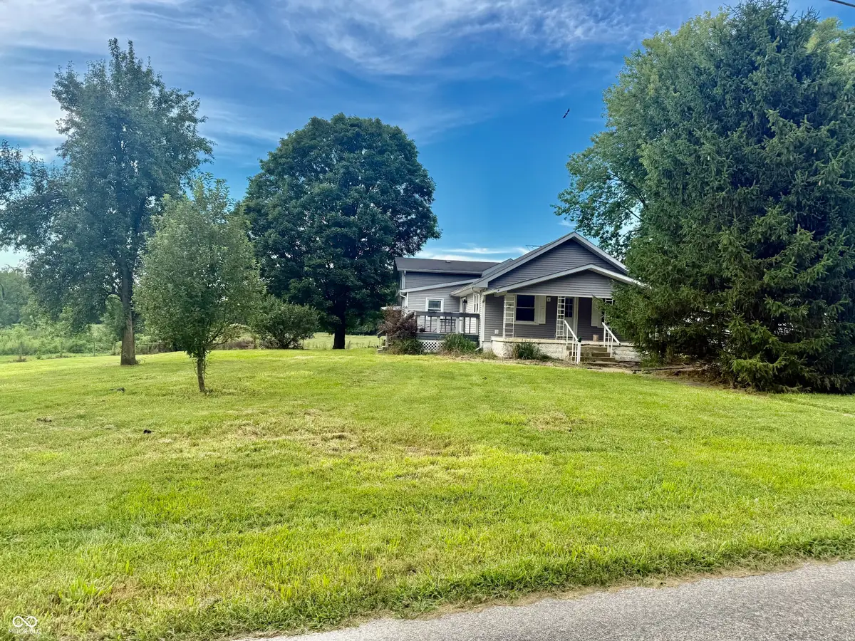 6913 E County Road 200 N, Coatesville, IN 46121 - #1