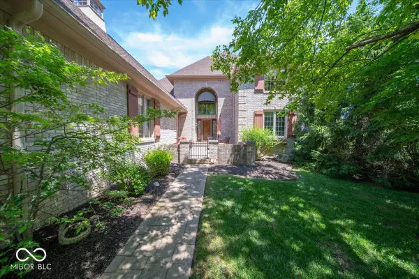 5424 Woodfield Drive N, Carmel, IN 46033