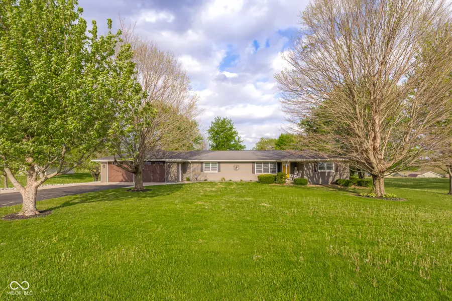 8101 N County Road 825 E, Hope, IN 47246 - #3