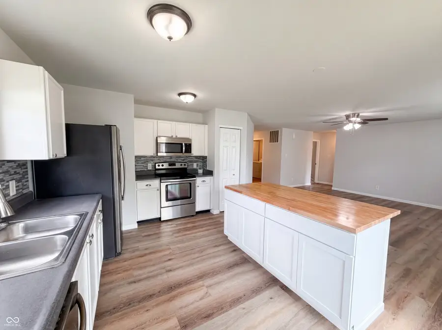 526 Bourneside Drive, Greenfield, IN 46140 - #2