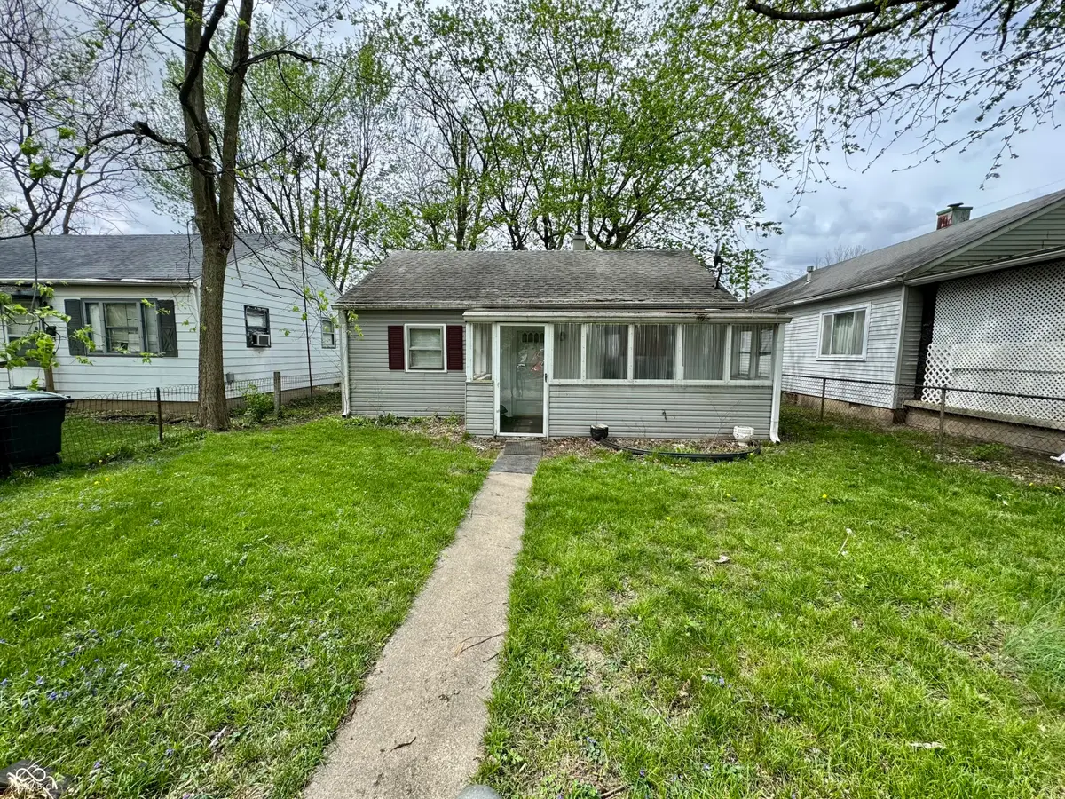 2101 S Pershing Drive, Muncie, IN 47302 - #1