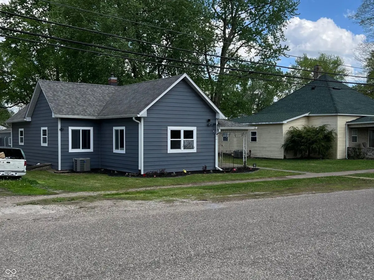 734 S 6th Street, Clinton, IN 47842 - #1