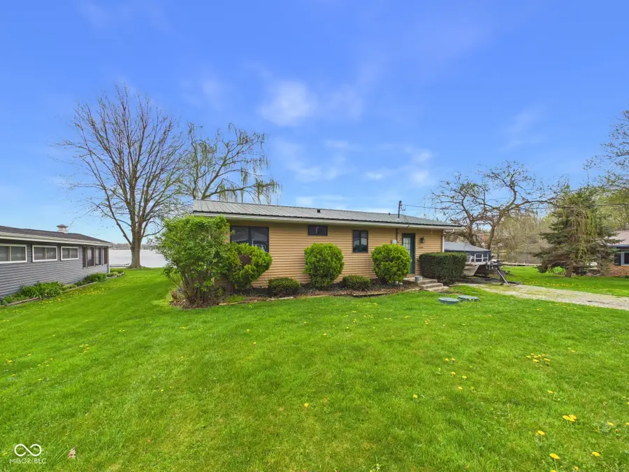 8746 S Valentine Road, Claypool, IN 46510 - #2