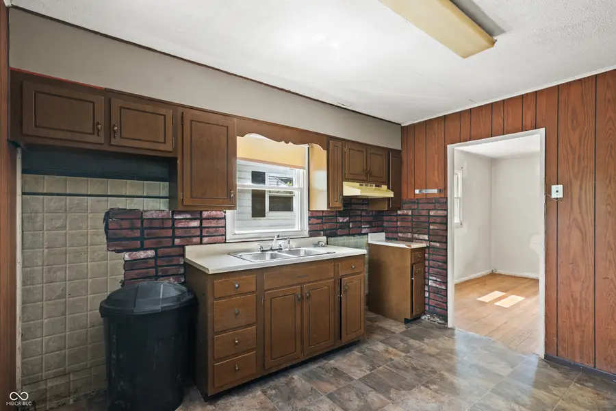 527 S Grand Avenue, Indianapolis, IN 46219 - #3