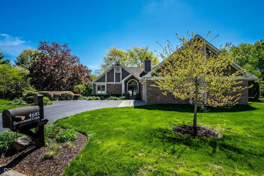4682 Brentwood Court, Zionsville, IN 46077 - #2