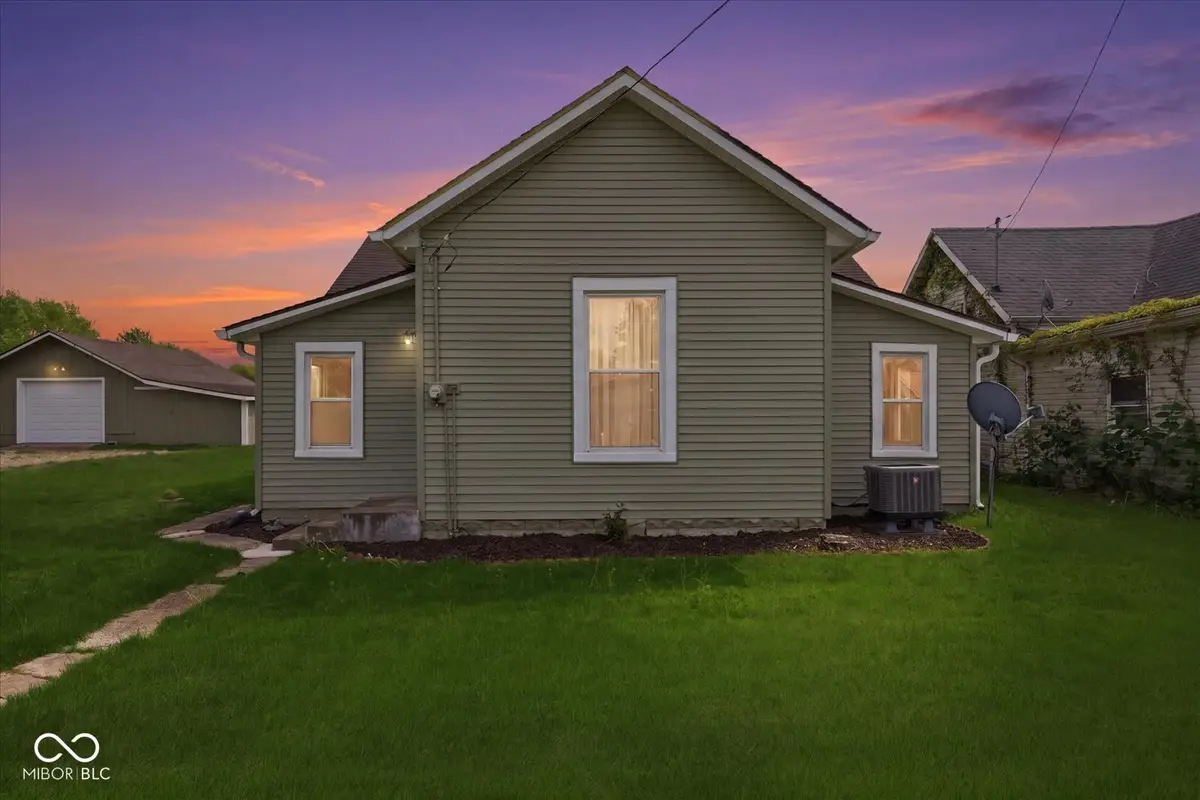 10941 N County Road 1050 E, Hope, IN 47246 - #1