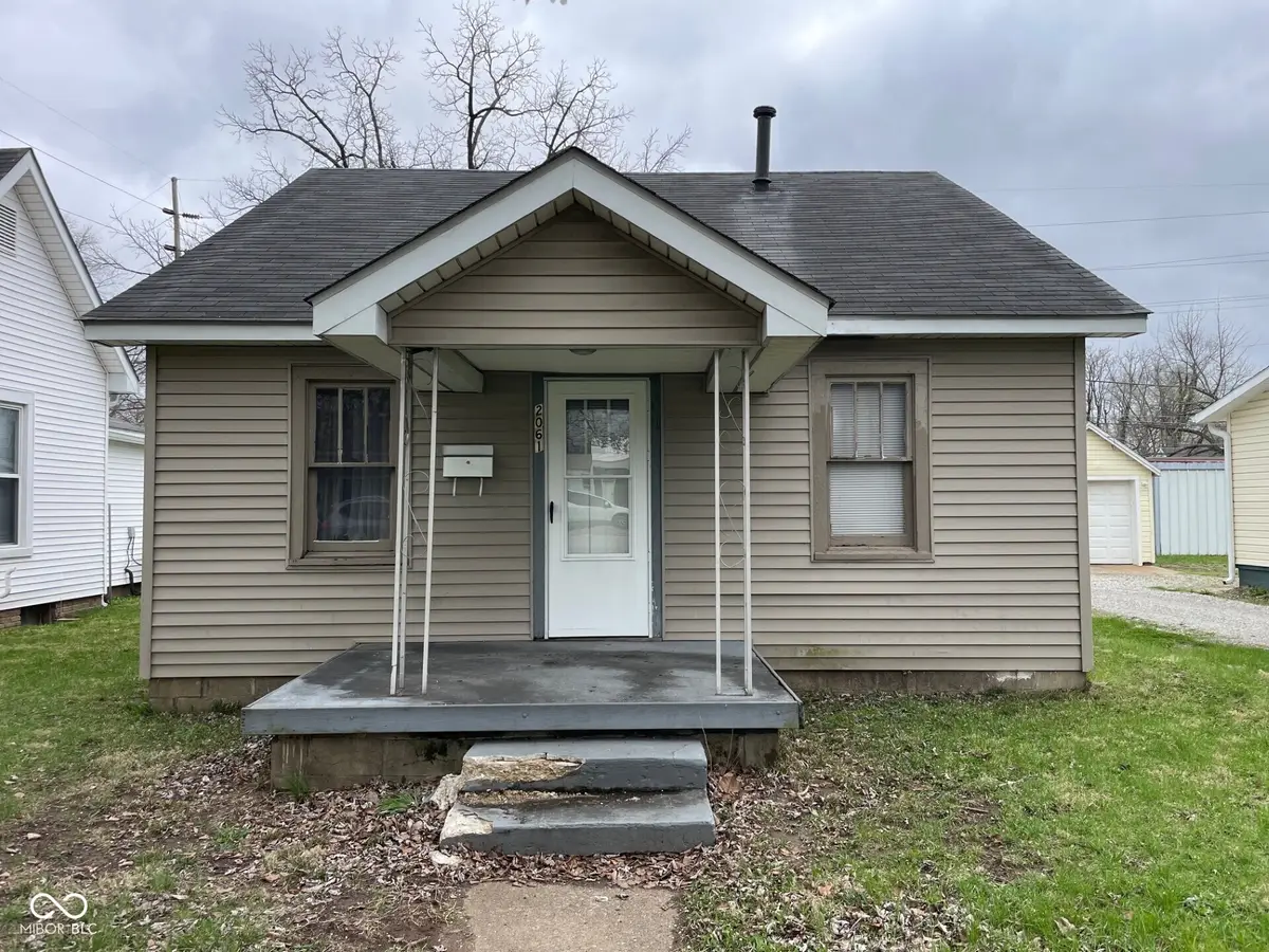 2061 Ohio Avenue, Columbus, IN 47201 - #1