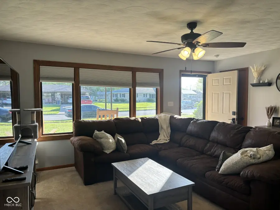 1040 White Avenue, Brownsburg, IN 46112 - #3