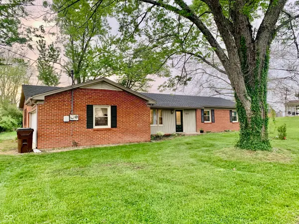 5574 S Holiday Drive, Columbus, IN 47203