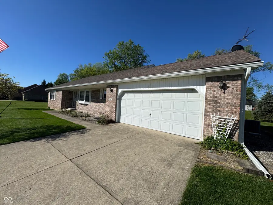 1207 N Monroe Way, Rushville, IN 46173 - #2