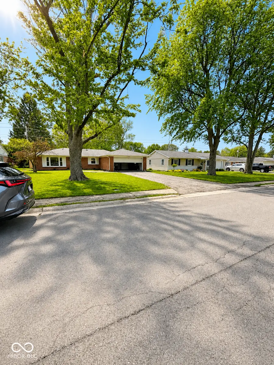 2105 W Purdue Avenue, Muncie, IN 47304 - #3