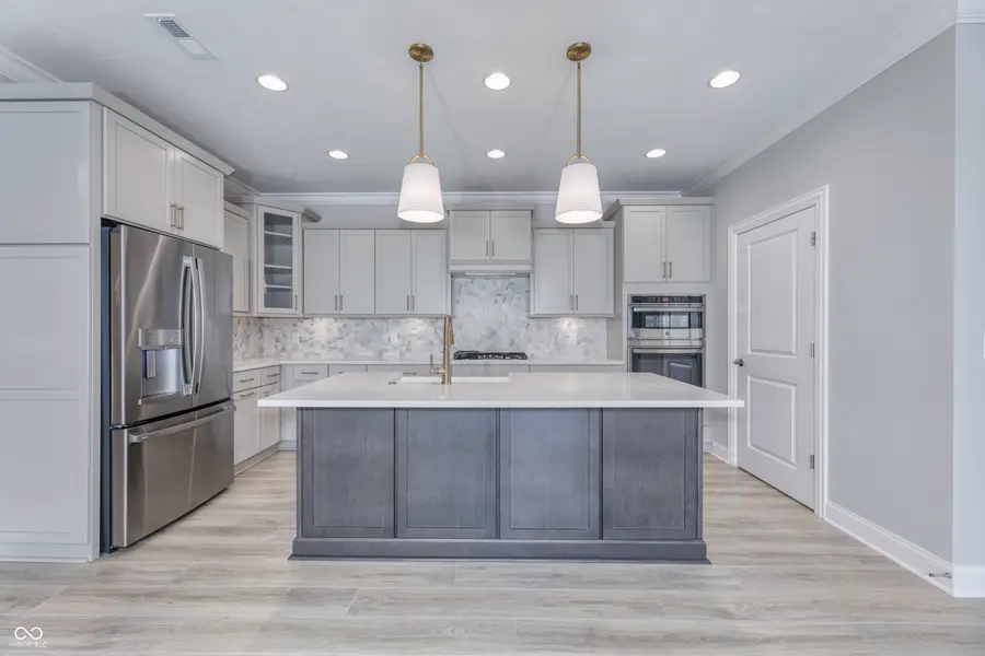 7066 Shenandoah Street, Zionsville, IN 46077 - #2