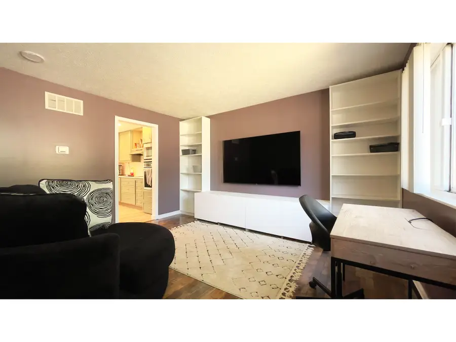 5627 Hill Rise Drive, Indianapolis, IN 46237 - #3