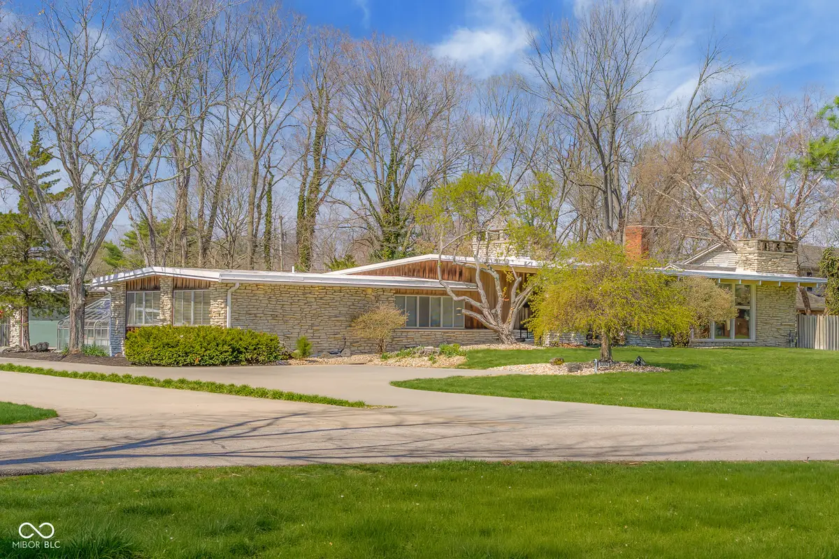 3370 Grove Parkway, Columbus, IN 47203 - #1