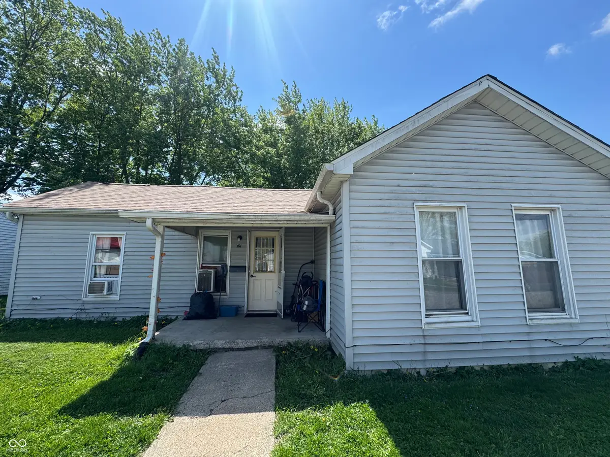 319 W Forsythe Street, Greensburg, IN 47240 - #1