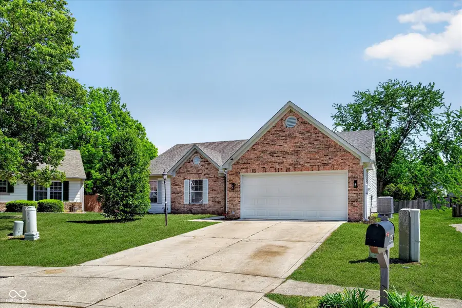 5401 Chestnut Woods Drive, Indianapolis, IN 46224 - #2