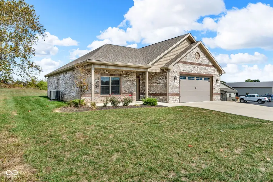 3048 W Glacier Drive, Monrovia, IN 46157 - #2