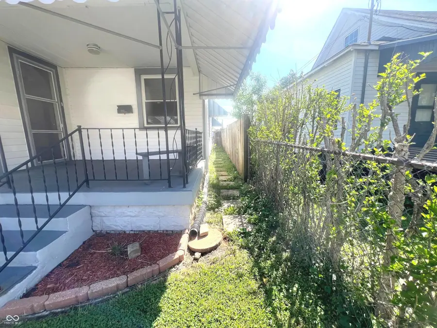 632 Elm Street, Shelbyville, IN 46176 - #3