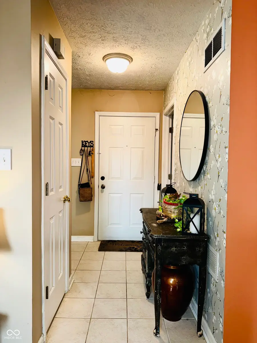 831 Queensgate Drive, Greenwood, IN 46143 - #2