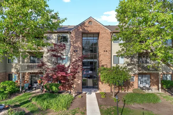 4291 Village Parkway Circle W #APT 2, Indianapolis, IN 46254