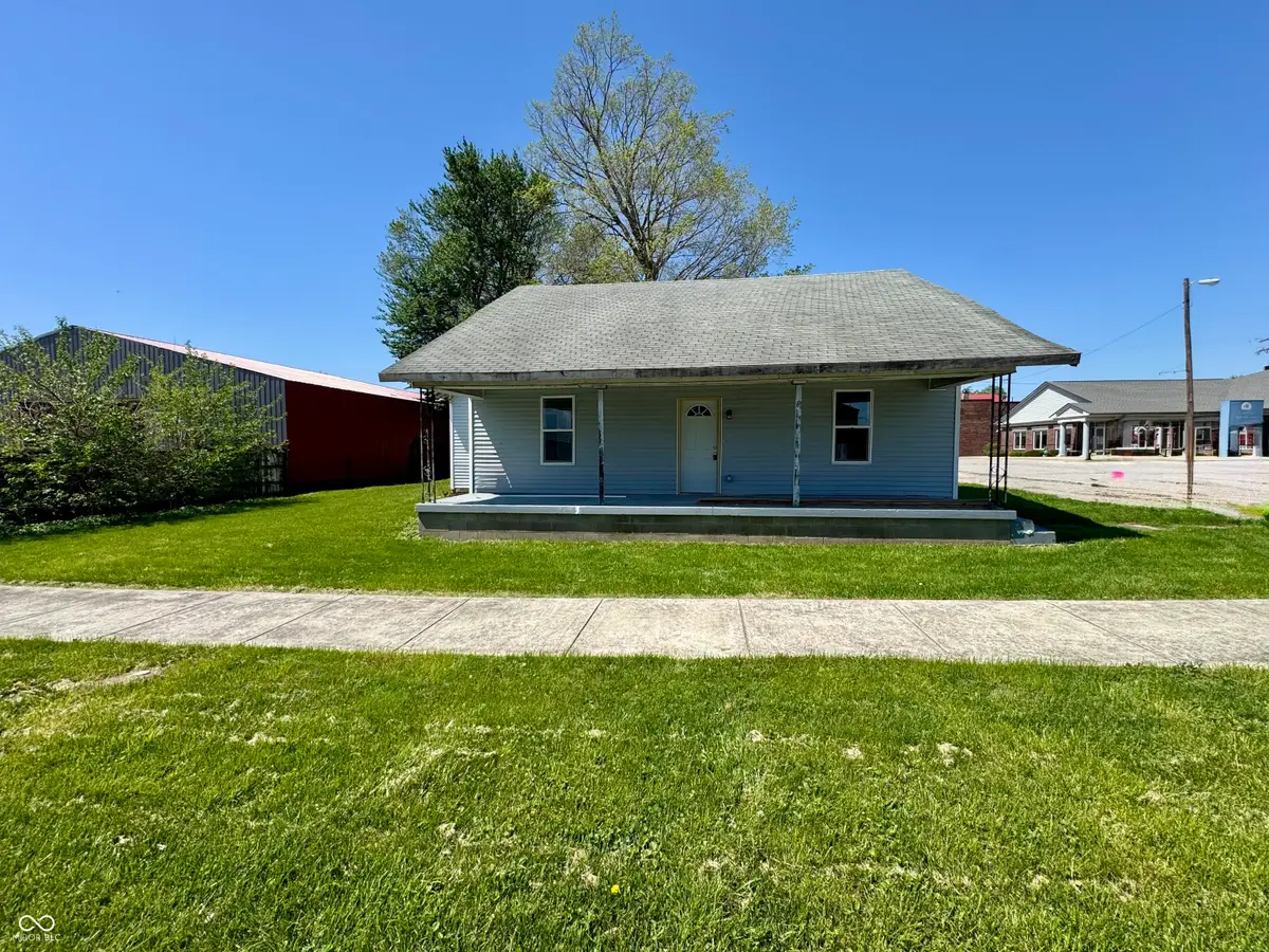 2 S Lafayette Street, Cloverdale, IN 46120 - #1